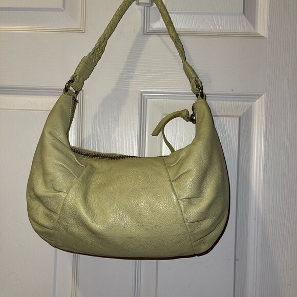 Elliott Lucca Leather mint green shoulder bag with antique tone hardwares - Picture 3 of 15
